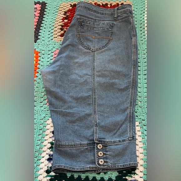 🥇 CATO Women’s Cropped Button Hem Pants - Picture 6 of 13